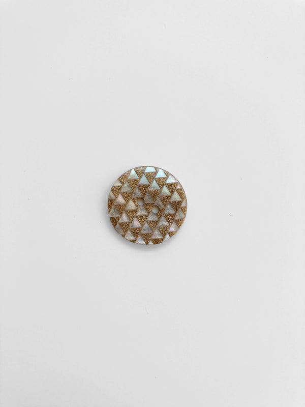 White Shell Button with Gold Details – Max and Herb