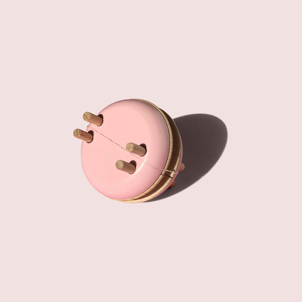Macaron-Pom-Maker-Rose-small-wooden-pompom-maker-3